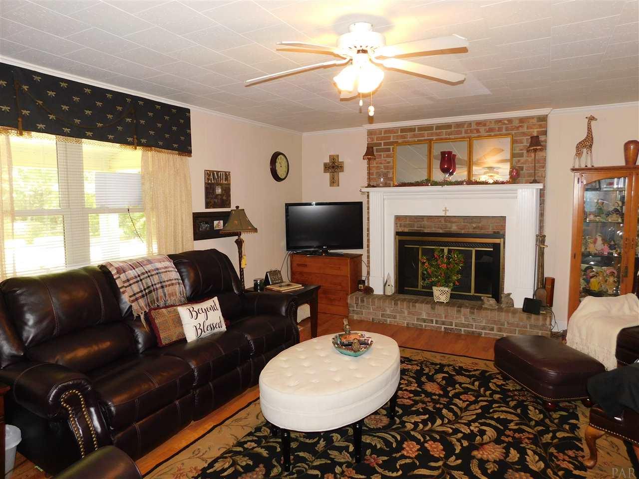 7110 Gloryland Road Century, FL 32535 - Photo 8 of 46