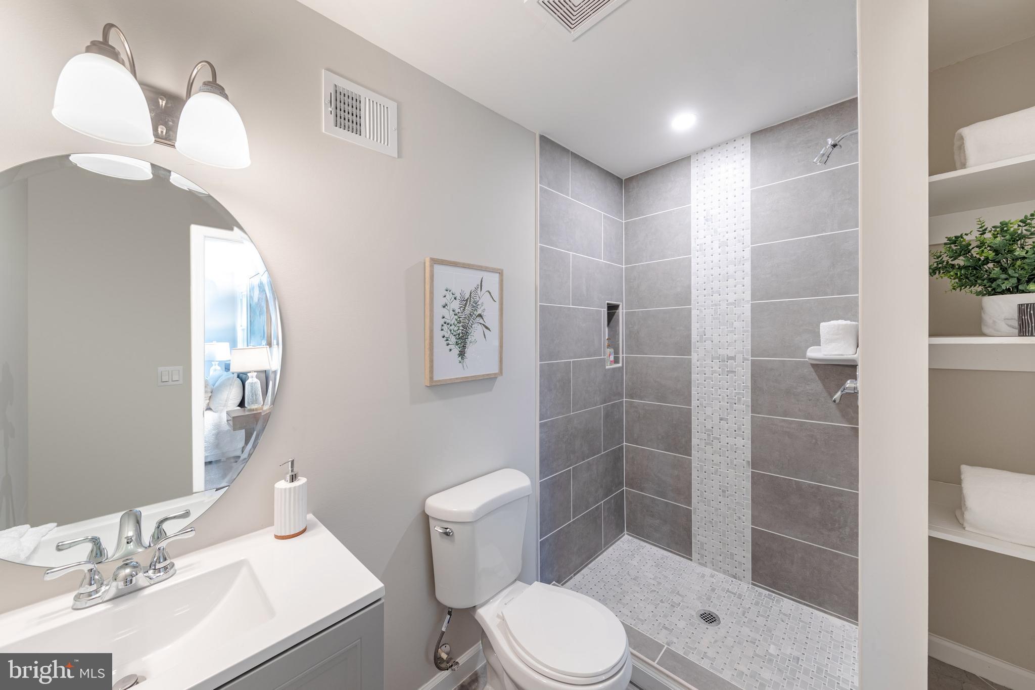 2016 16th Street Southeast Washington, DC 20020 - Photo 14 of 18 Second BR Bath