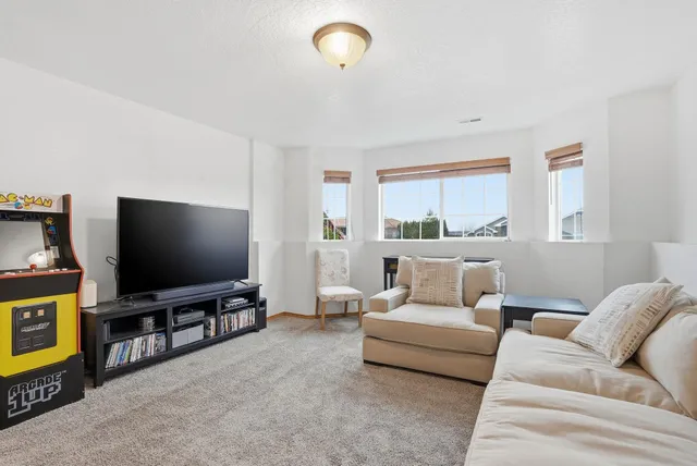 $450,000 | 8015 South W Terrace Drive, Cheney, WA 99004