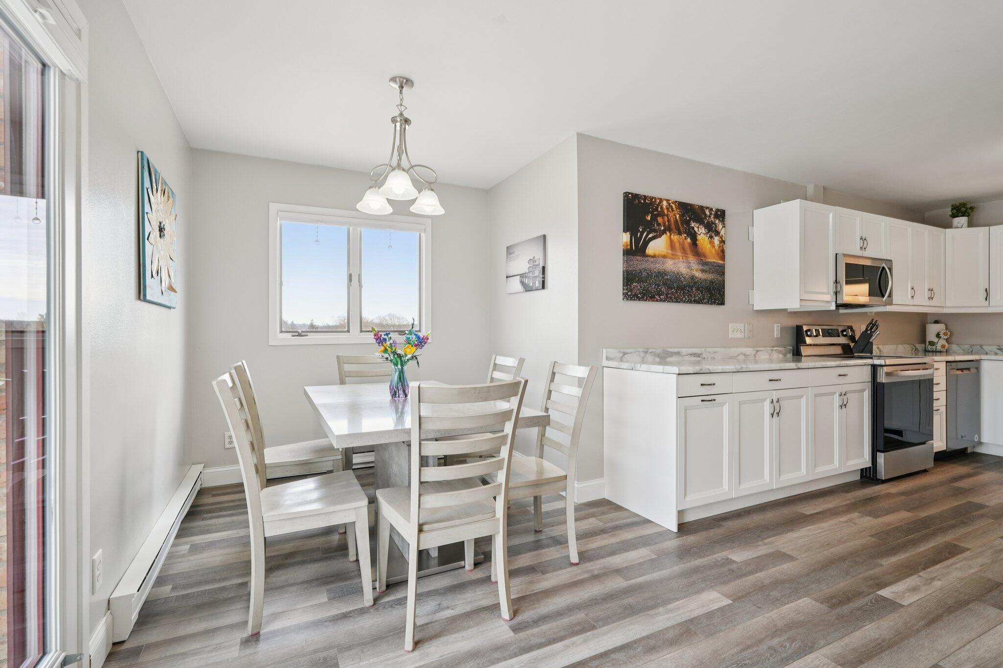 745 Main Street, Unit #10 Kewaskum, WI 53040 - Photo 11 of 37 11-web-or-mls-Main St 10-S0303-011