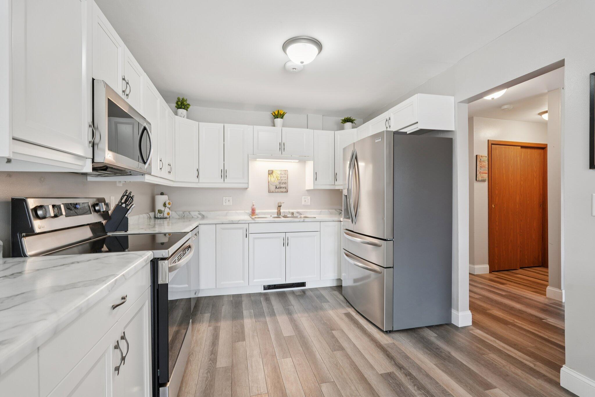 745 Main Street, Unit #10 Kewaskum, WI 53040 - Photo 17 of 37 17-web-or-mls-Main St 10-S0303-017