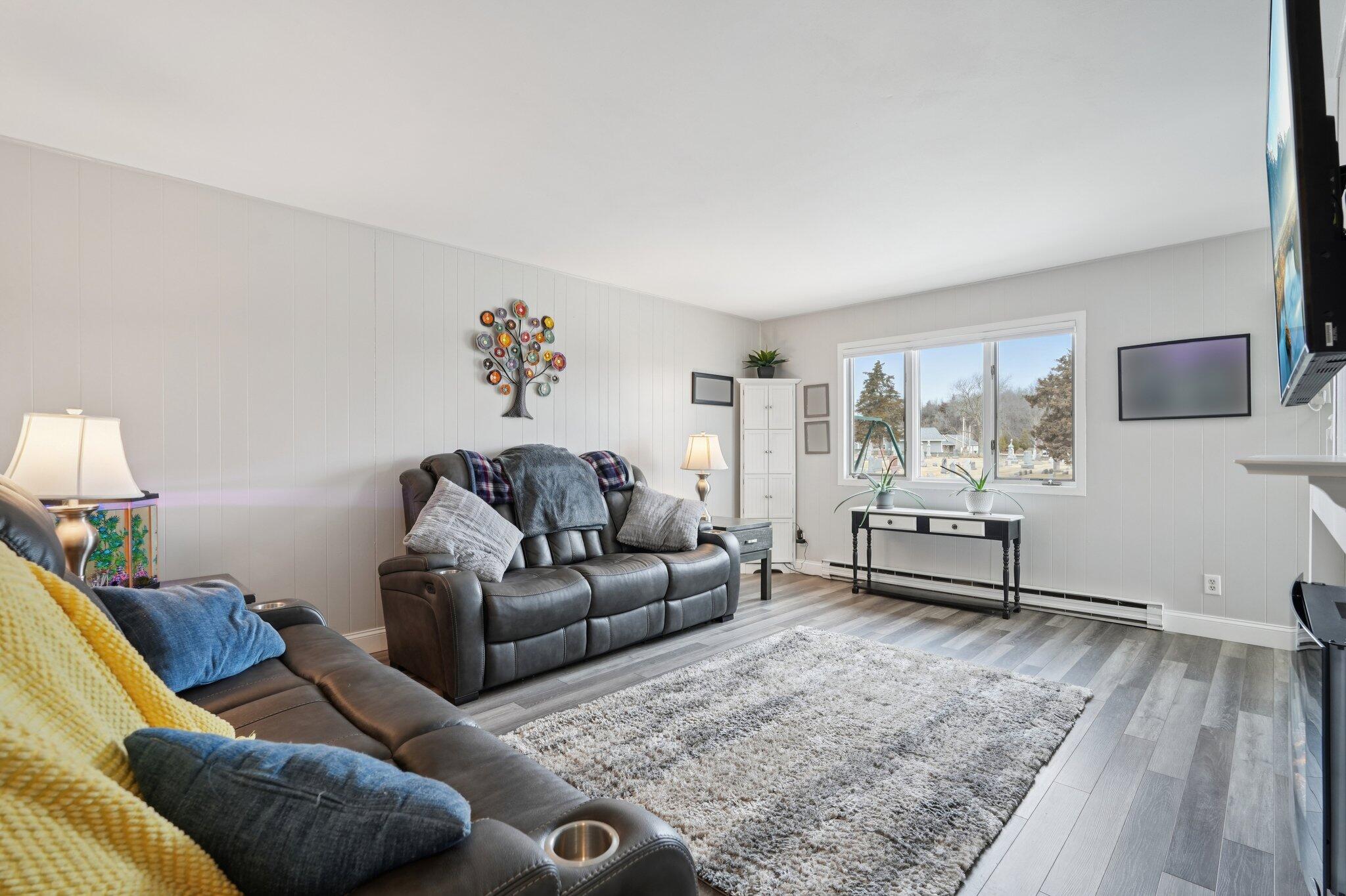 745 Main Street, Unit #10 Kewaskum, WI 53040 - Photo 6 of 37 6-web-or-mls-Main St 10-S0303-006