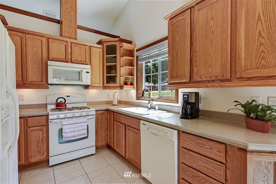 4425 212th Street Southeast Bothell, WA 98021 - Photo 16 of 25