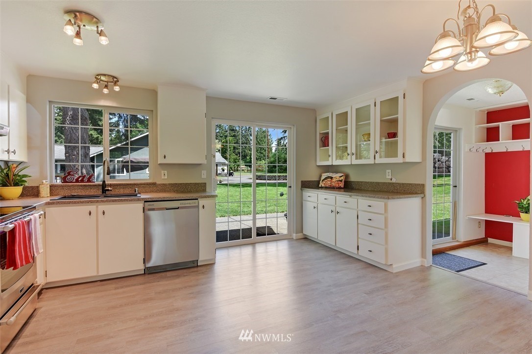 4425 212th Street Southeast Bothell, WA 98021 - Photo 5 of 25