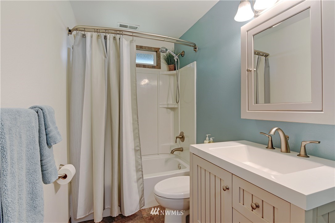 4425 212th Street Southeast Bothell, WA 98021 - Photo 9 of 25