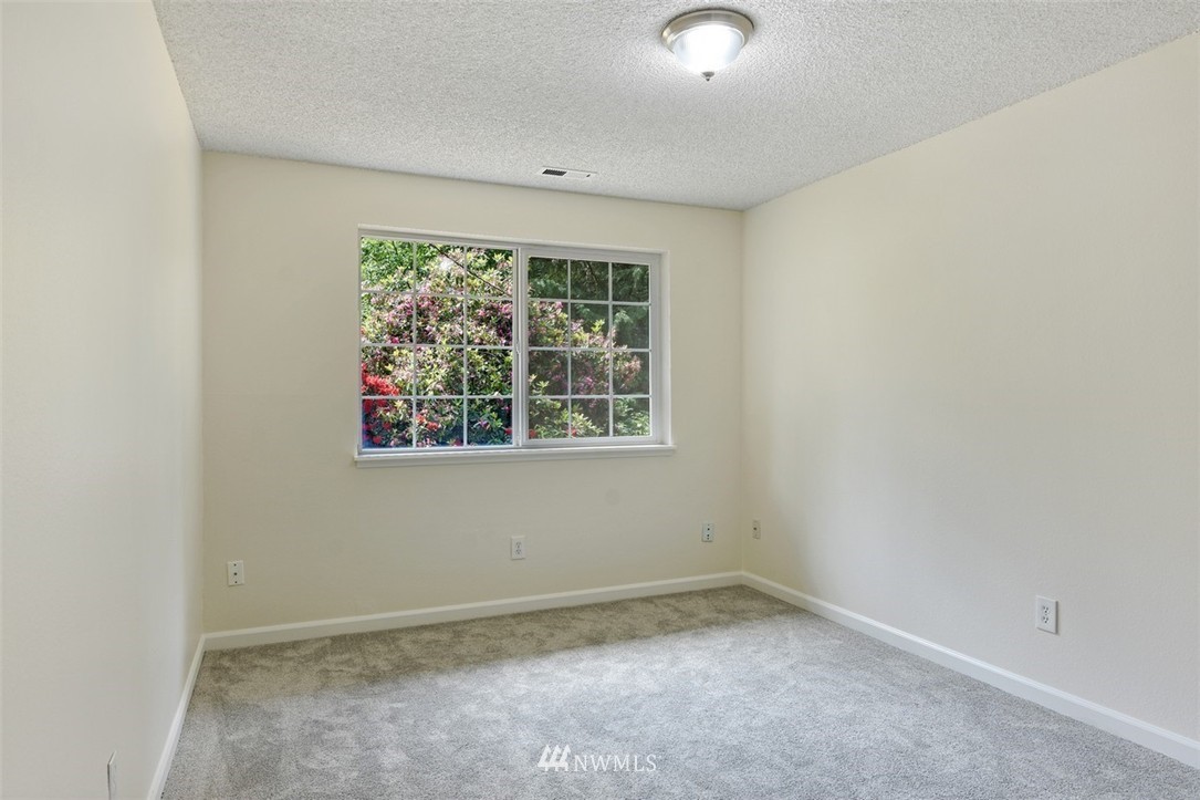 4425 212th Street Southeast Bothell, WA 98021 - Photo 10 of 25