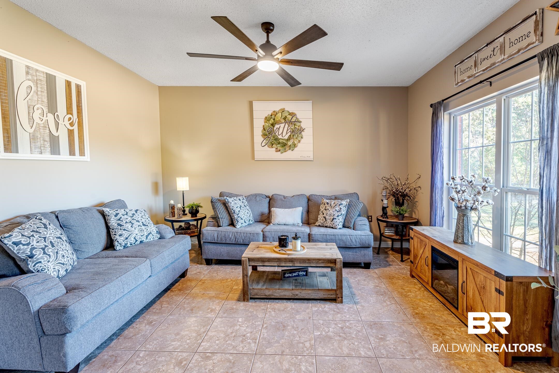 12780 Hilliard Jenkins Road Loxley, AL 36551 - Photo 12 of 32 Family Room