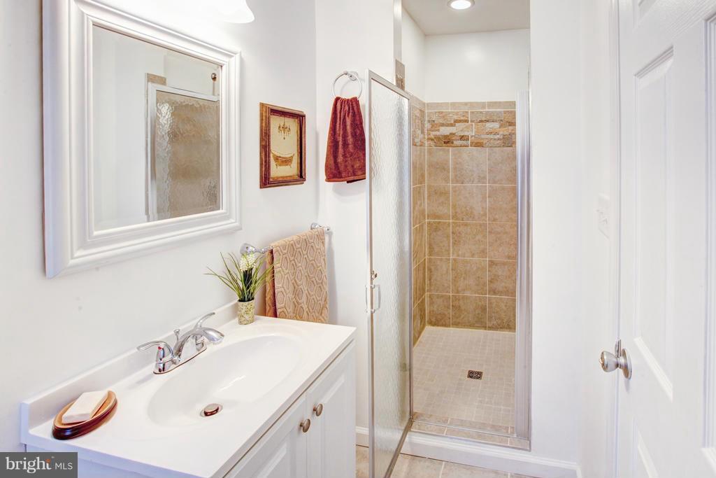 1531 Northgate Road Baltimore, MD 21218 - Photo 21 of 28 Bath