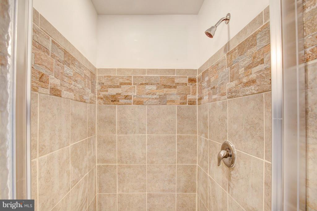 1531 Northgate Road Baltimore, MD 21218 - Photo 22 of 28 Bath