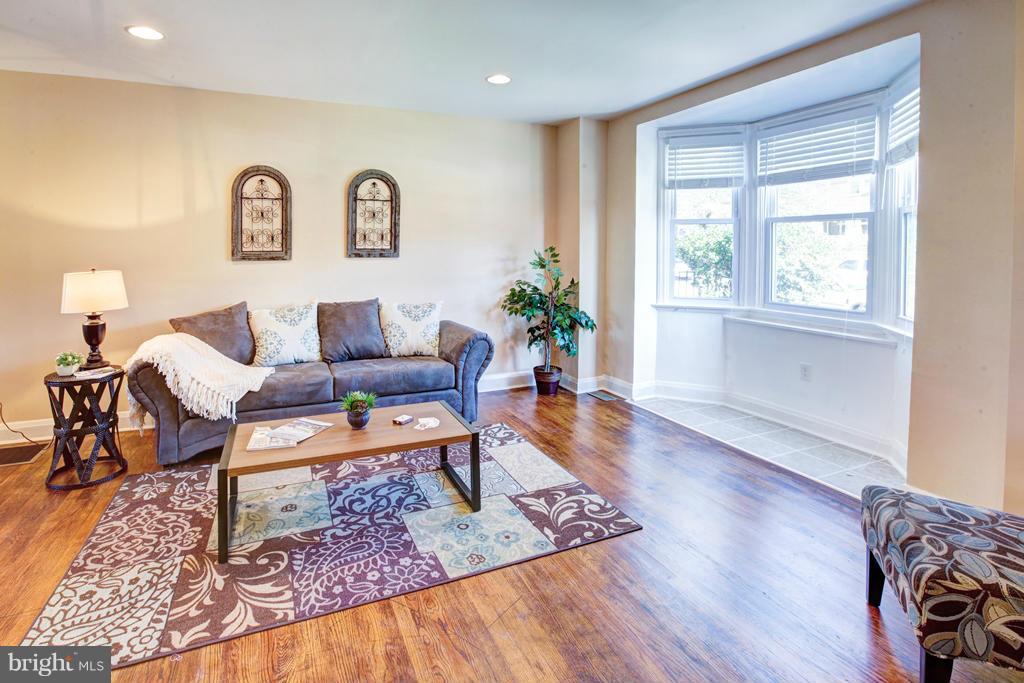 1531 Northgate Road Baltimore, MD 21218 - Photo 28 of 28 Living Room
