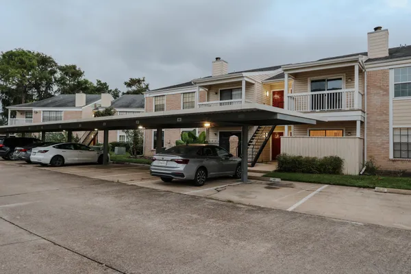 $1,050 | 2750 Holly Hall Street, Unit 303, Houston, TX 77054