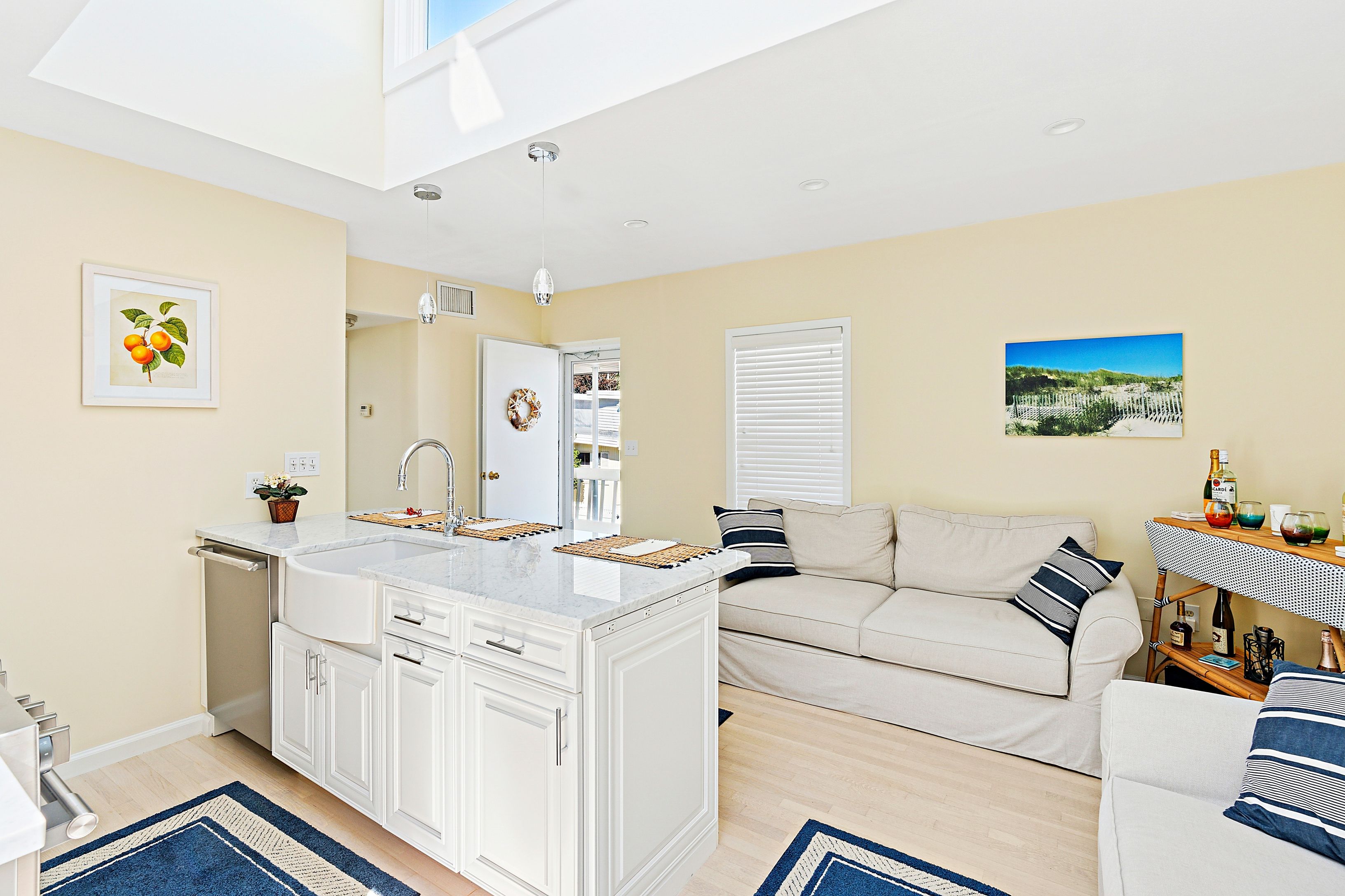 30 Little Neck Road Southampton, NY 11968 - Photo 3 of 9