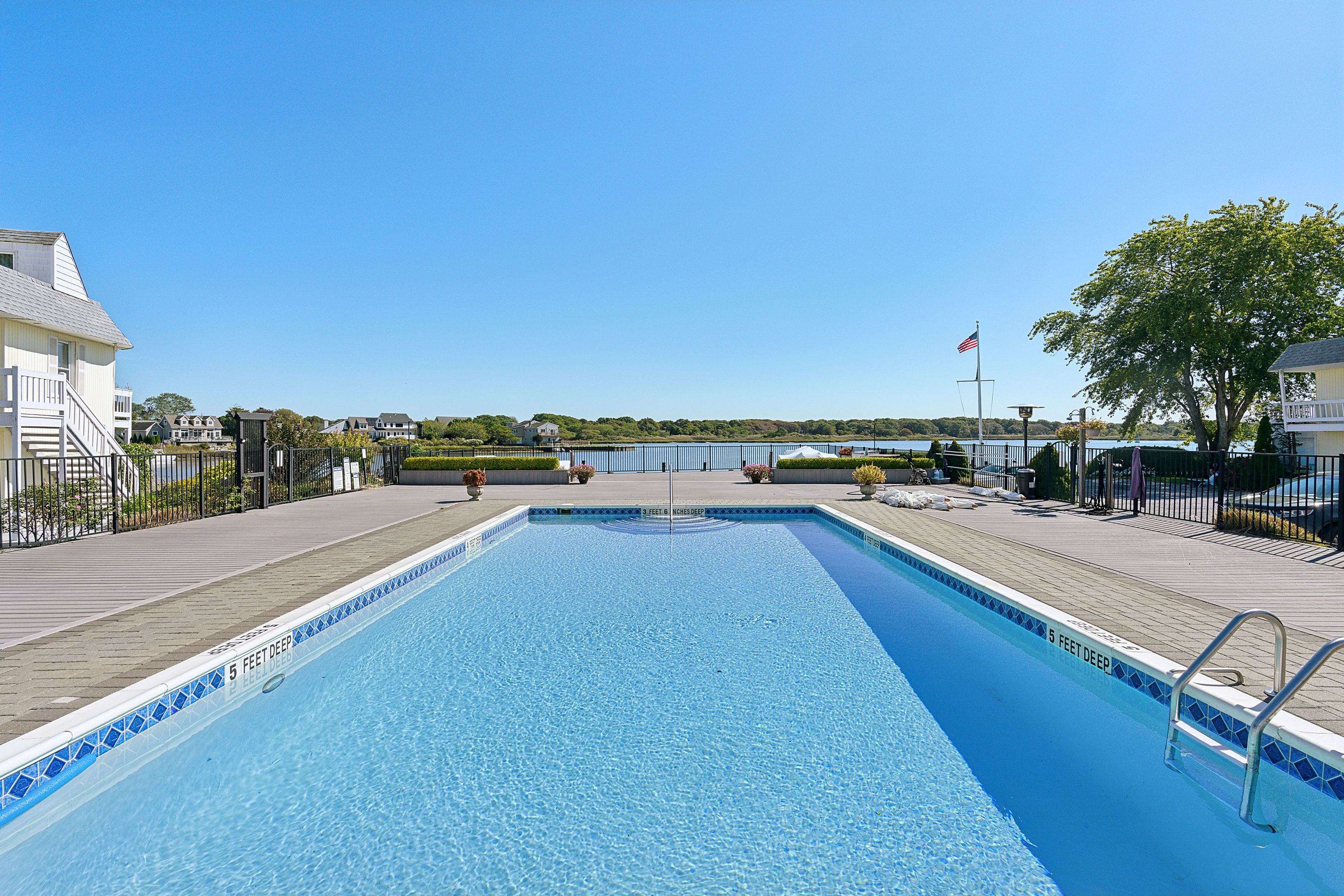 30 Little Neck Road Southampton, NY 11968 - Photo 7 of 9