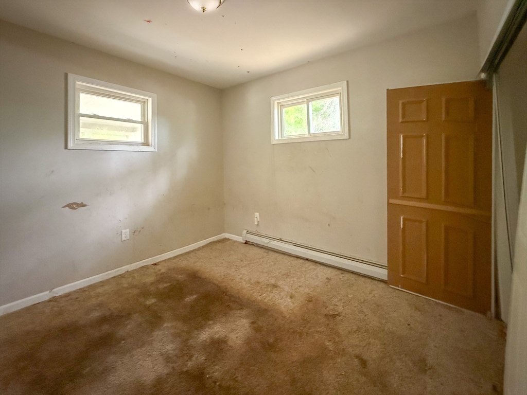 23 Eldert Street Springfield, MA 01109 - Photo 23 of 27 an empty room with windows