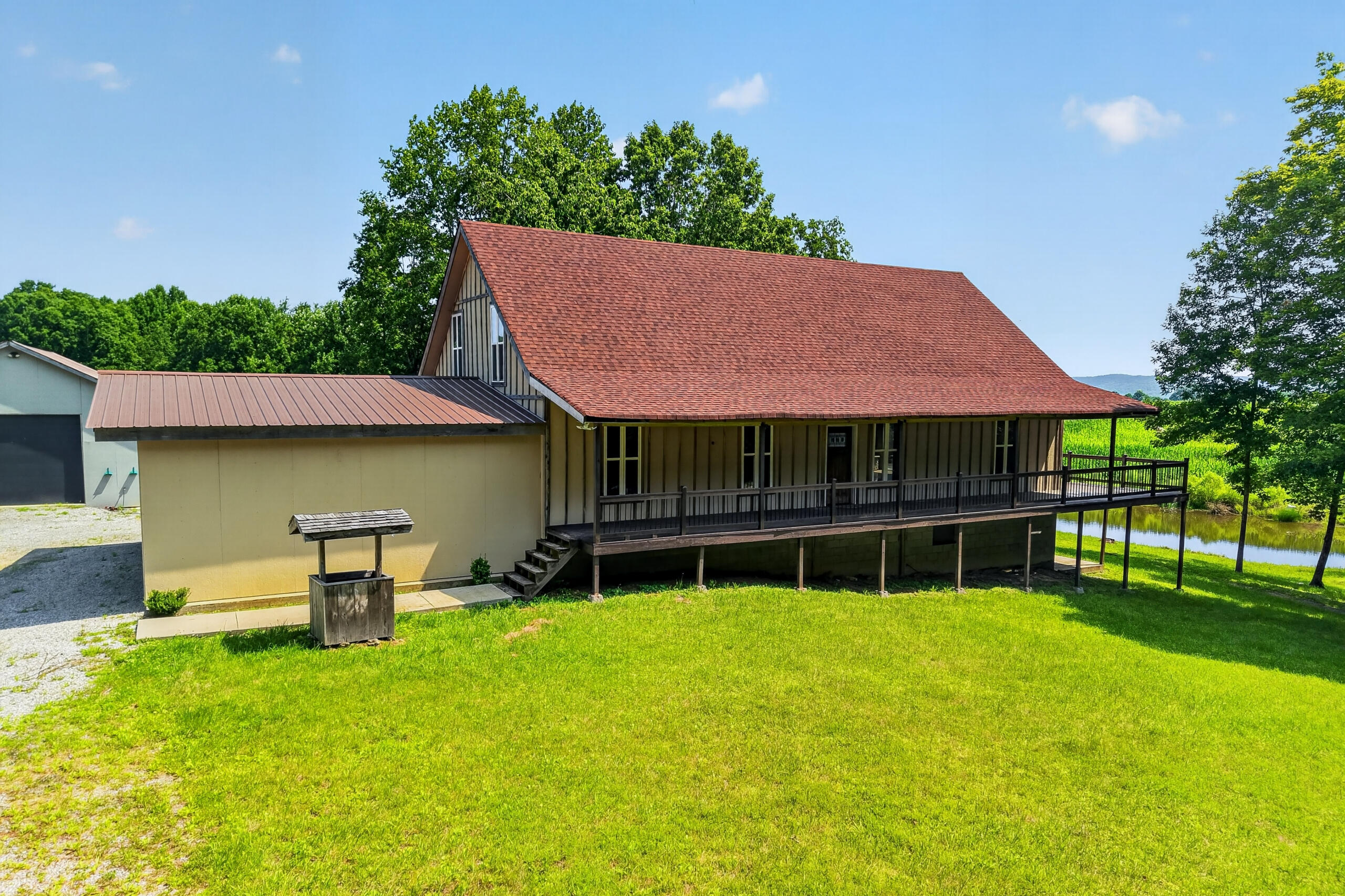 936 Stage Coach Road Palmer, TN 37365 - Photo 4 of 59 DJI_20260728110054_0001_D