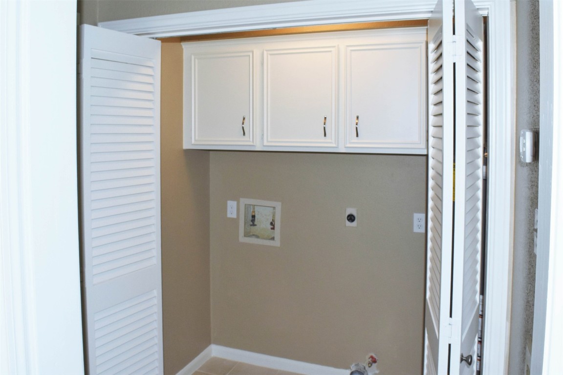 518 Moore Street Tomball, TX 77375 - Photo 15 of 18 a view of an empty room