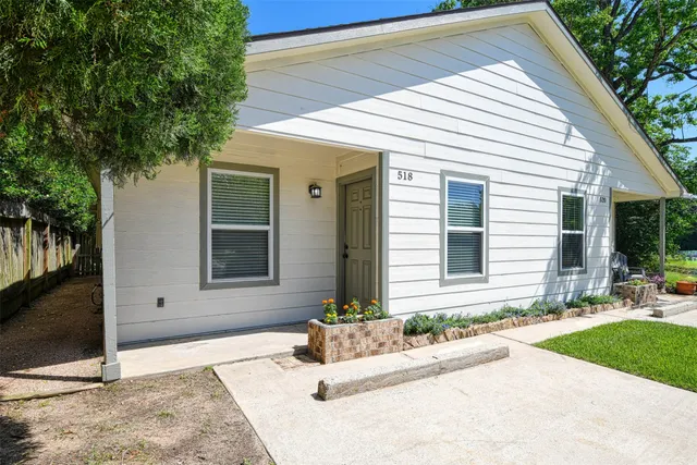 $1,550 | 518 Moore Street, Tomball, TX 77375