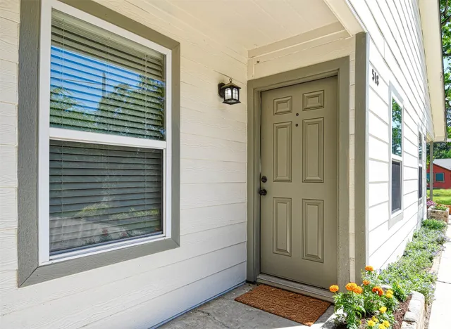 $1,550 | 518 Moore Street, Tomball, TX 77375