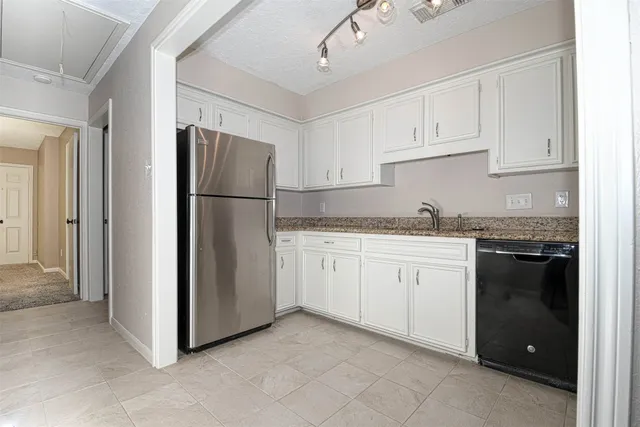 $1,550 | 518 Moore Street, Tomball, TX 77375