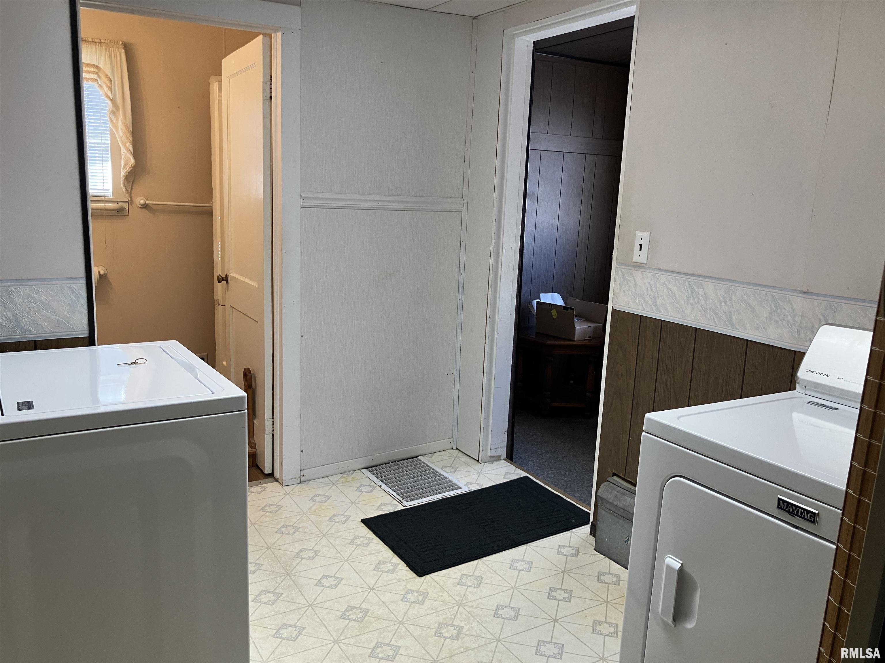 1010 Lake Street Kewanee, IL 61443 - Photo 13 of 31