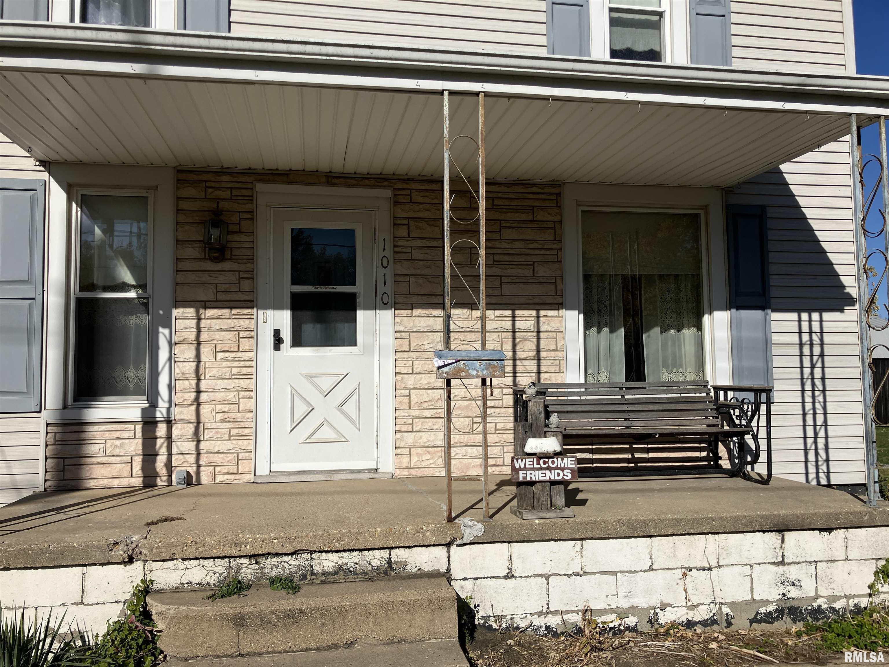 1010 Lake Street Kewanee, IL 61443 - Photo 3 of 31