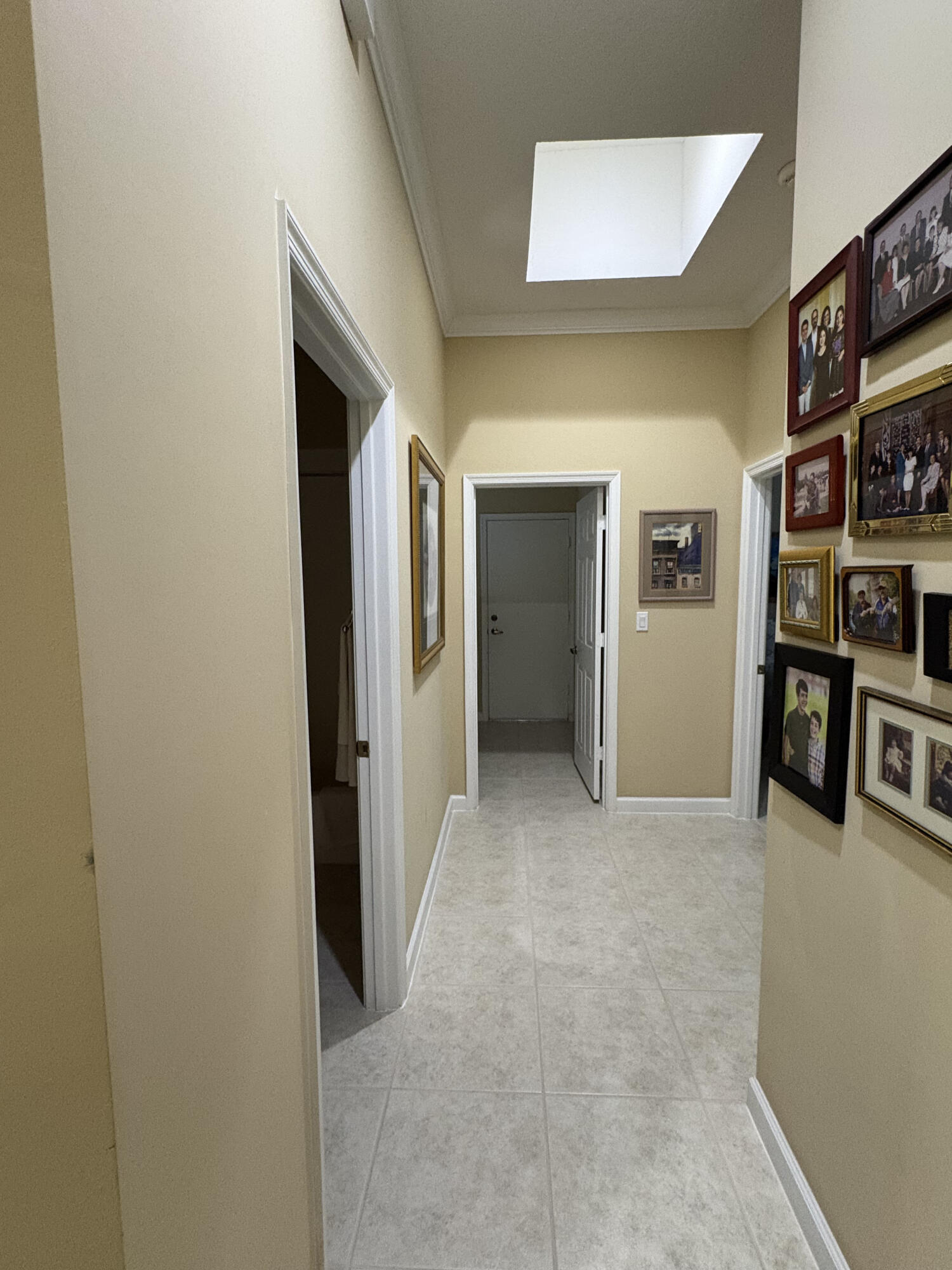 2585 Southeast Stonebriar Way Stuart, FL 34997 - Photo 4 of 16 Hallway