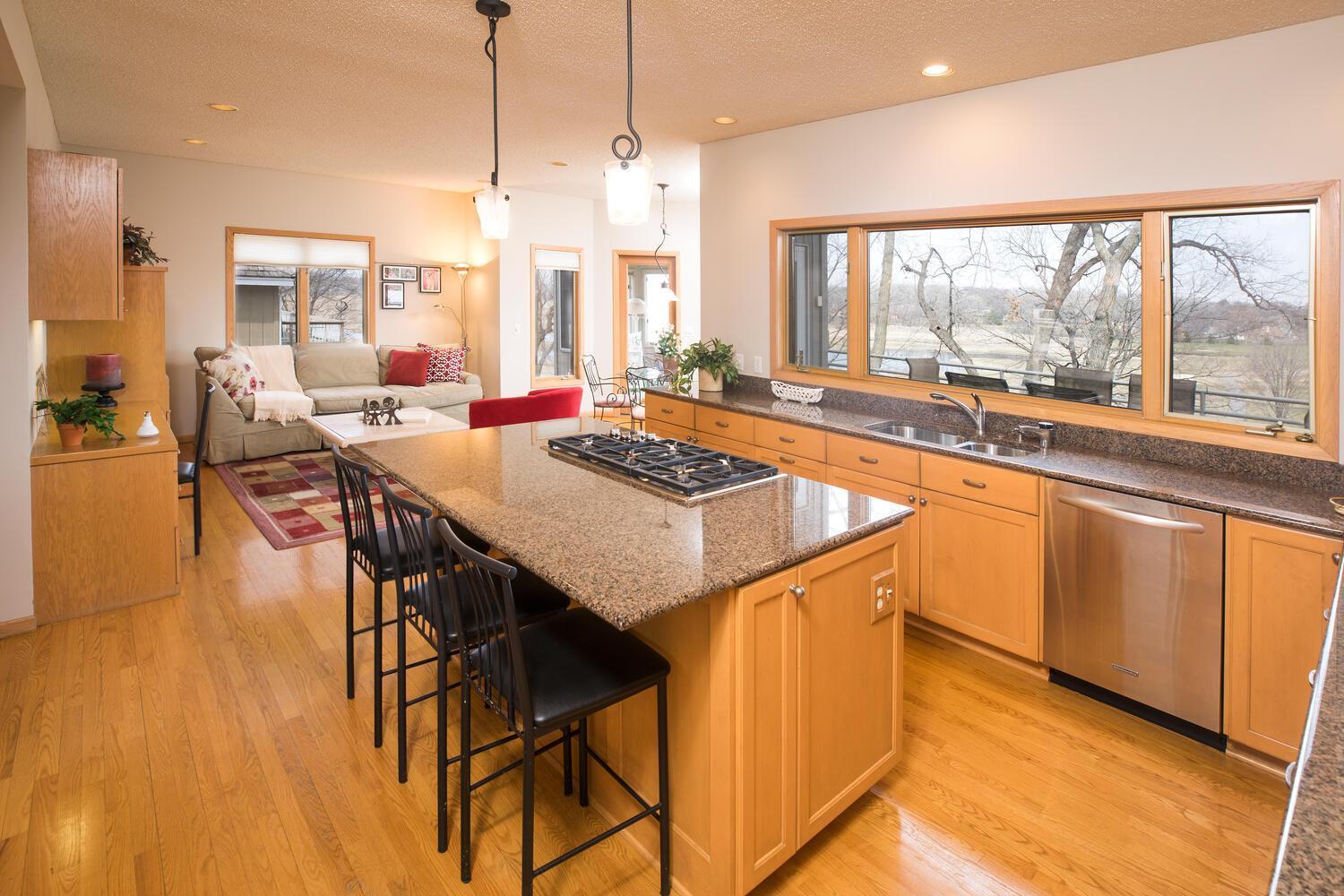 10842 Mt Curve Road Eden Prairie, MN 55347 - Photo 12 of 40 Gallery Image 12