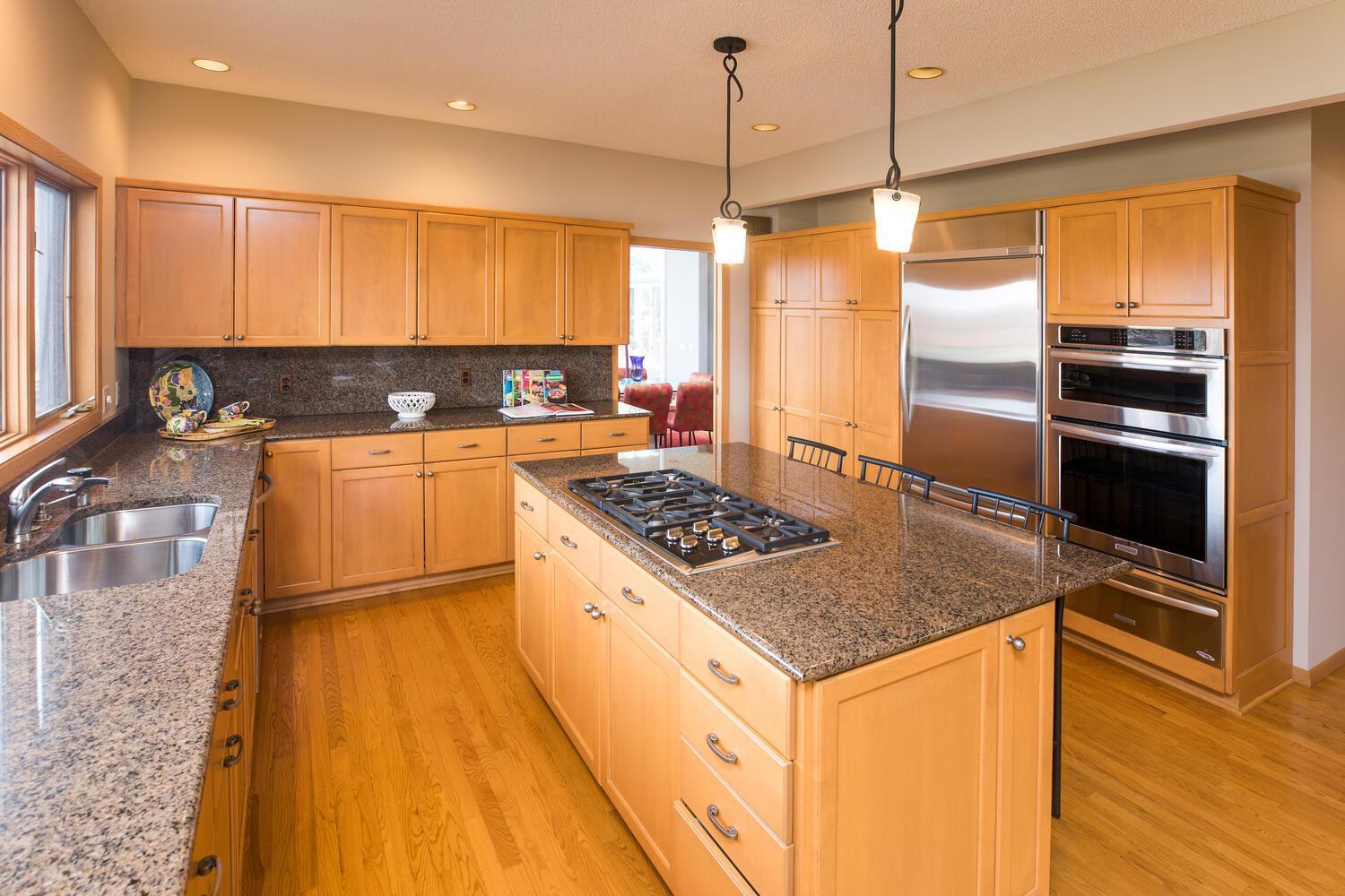 10842 Mt Curve Road Eden Prairie, MN 55347 - Photo 14 of 40 Gallery Image 14
