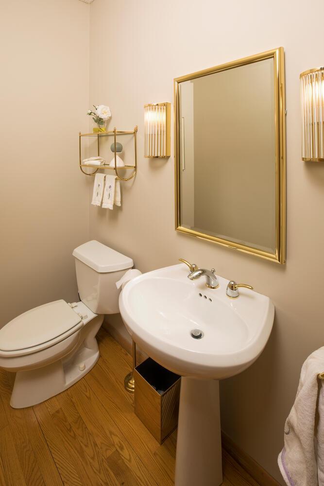 10842 Mt Curve Road Eden Prairie, MN 55347 - Photo 19 of 40 Gallery Image 19