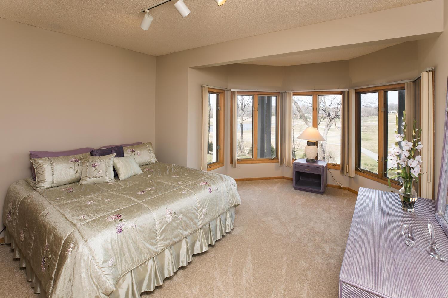 10842 Mt Curve Road Eden Prairie, MN 55347 - Photo 35 of 40 Gallery Image 35