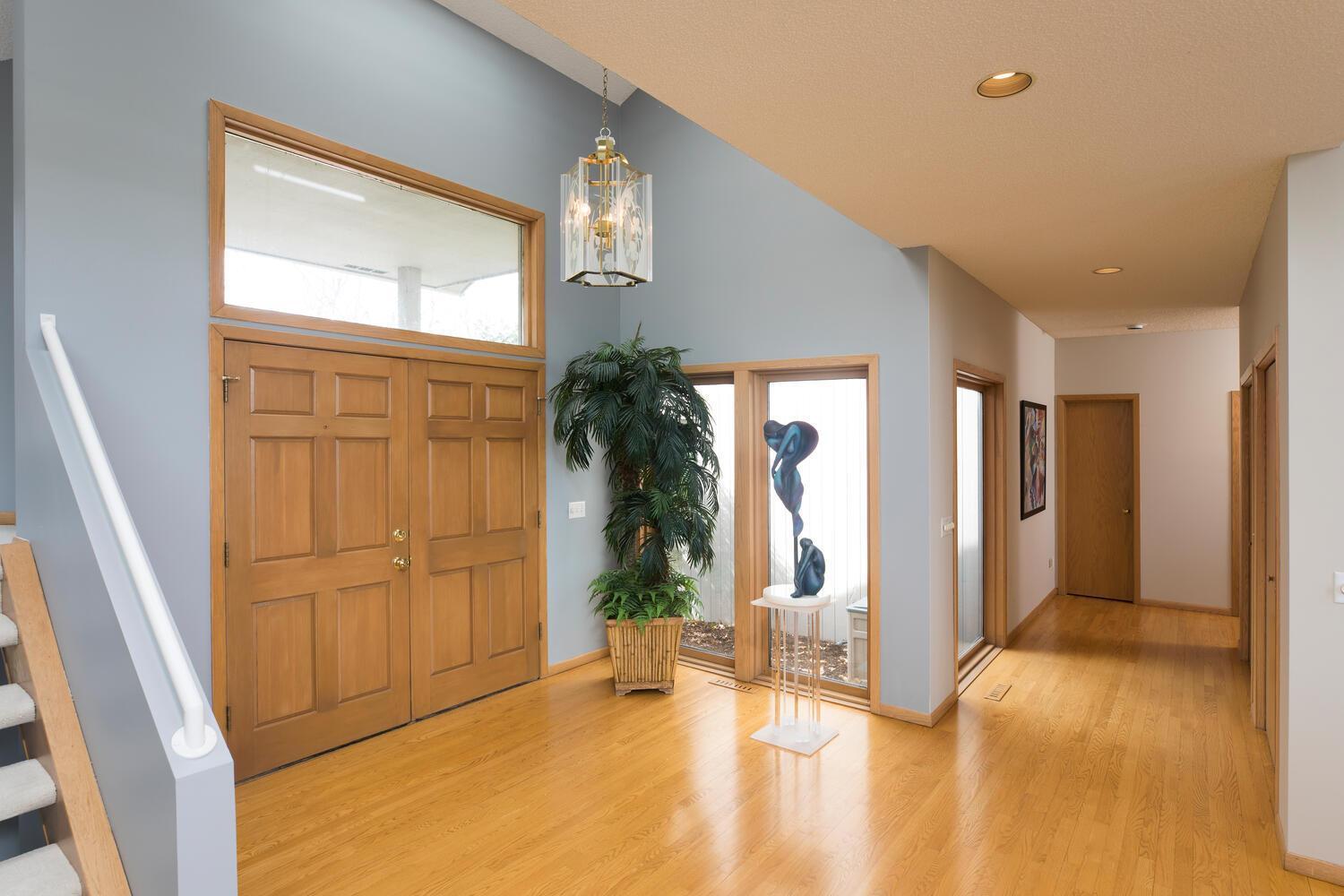10842 Mt Curve Road Eden Prairie, MN 55347 - Photo 7 of 40 Gallery Image 7