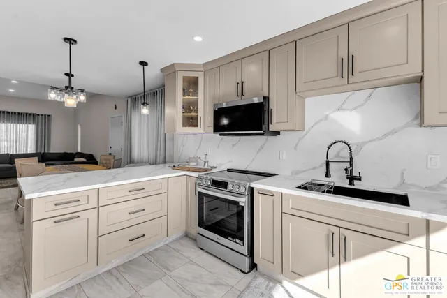 $485,000 | 5803 Los Santos Drive, Unit 19, Palm Springs, CA 92264