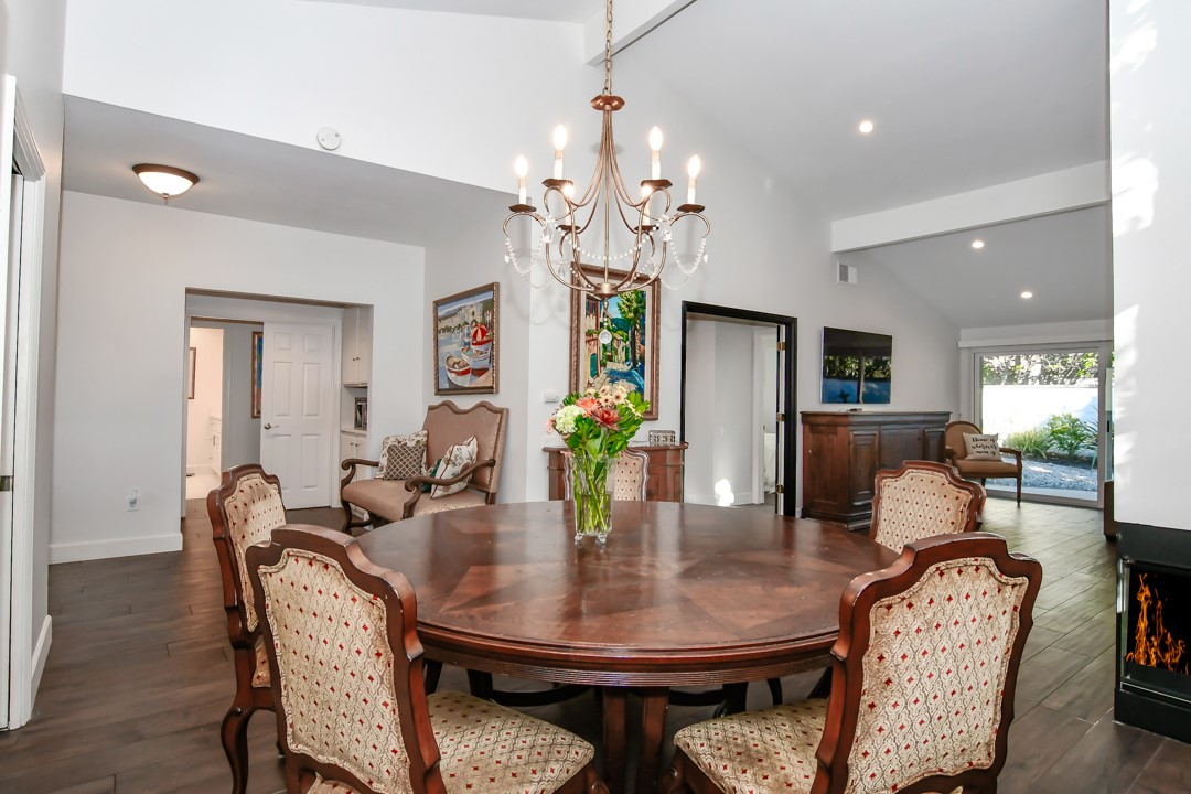 26 Shoal Drive Corona del Mar, CA 92625 - Photo 10 of 37 a view of a dining room with furniture