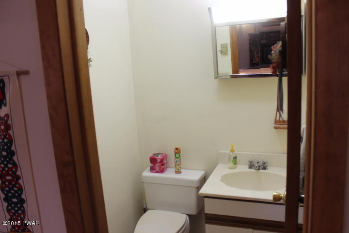 876 Deerfield Road Lake Ariel, PA 18436 - Photo 11 of 48
