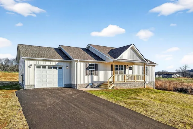 $309,000 | 1054 Frank Anderson Road, Sparta, TN 38583