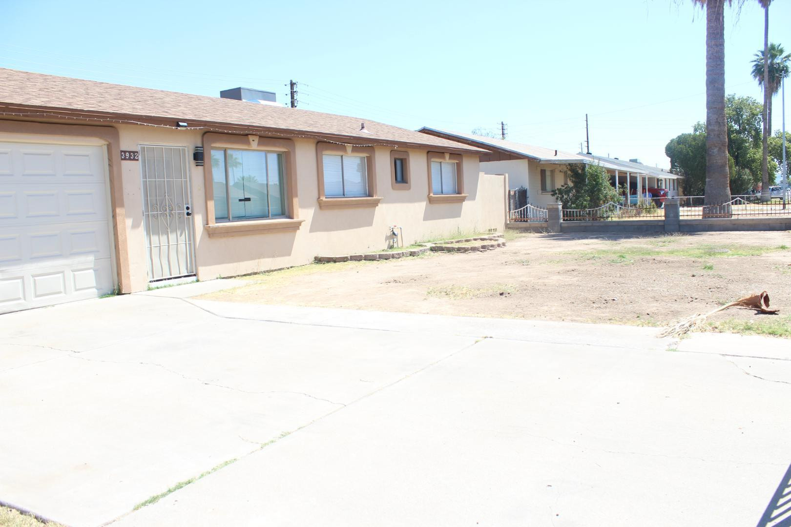 3932 West Griswold Road Phoenix, AZ 85051 - Photo 2 of 20