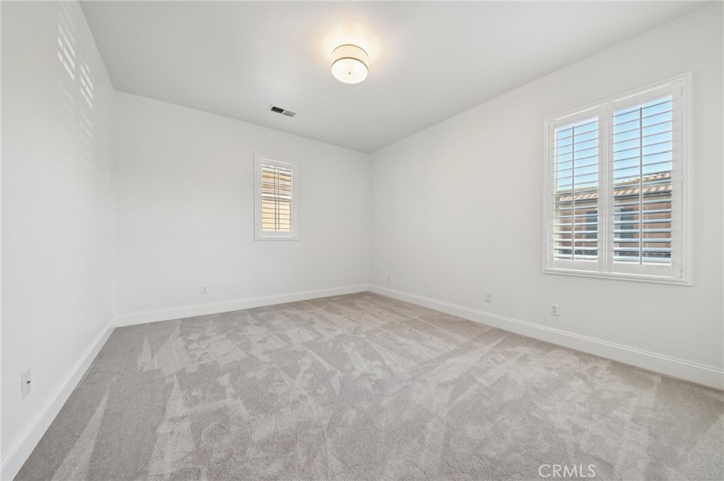 21 Canoe Irvine, CA 92618 - Photo 15 of 61 an empty room with a window