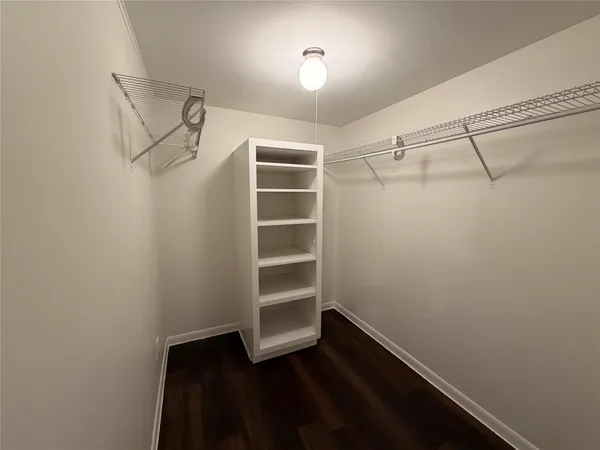 $1,075 | 3304 Red River Street, Unit 206, Austin, TX 78705