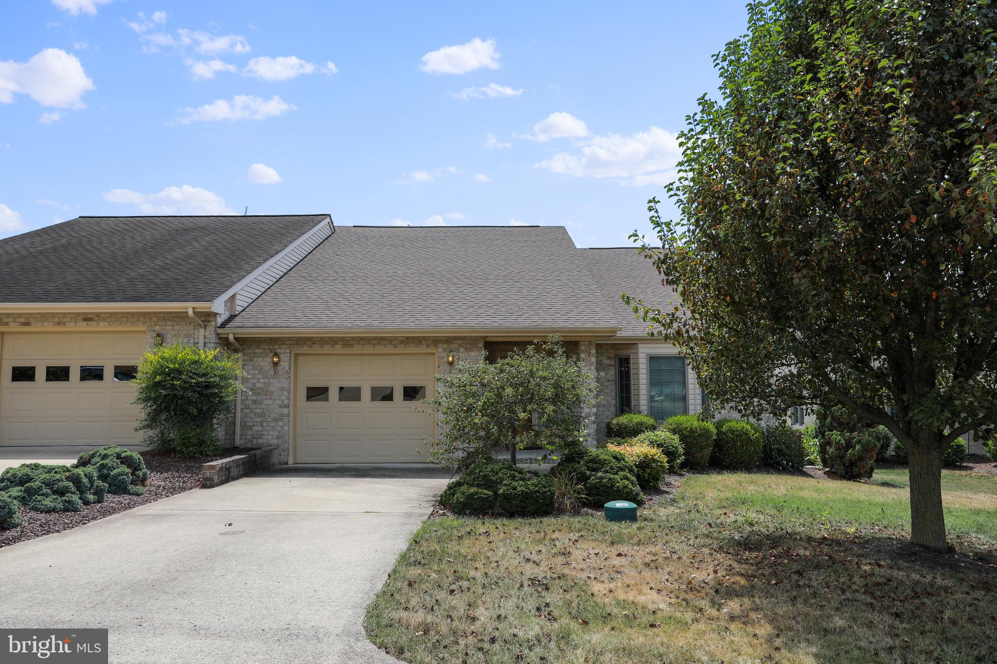 175 Maynard Lane Strasburg, VA 22657 - Photo 2 of 25 One car garage