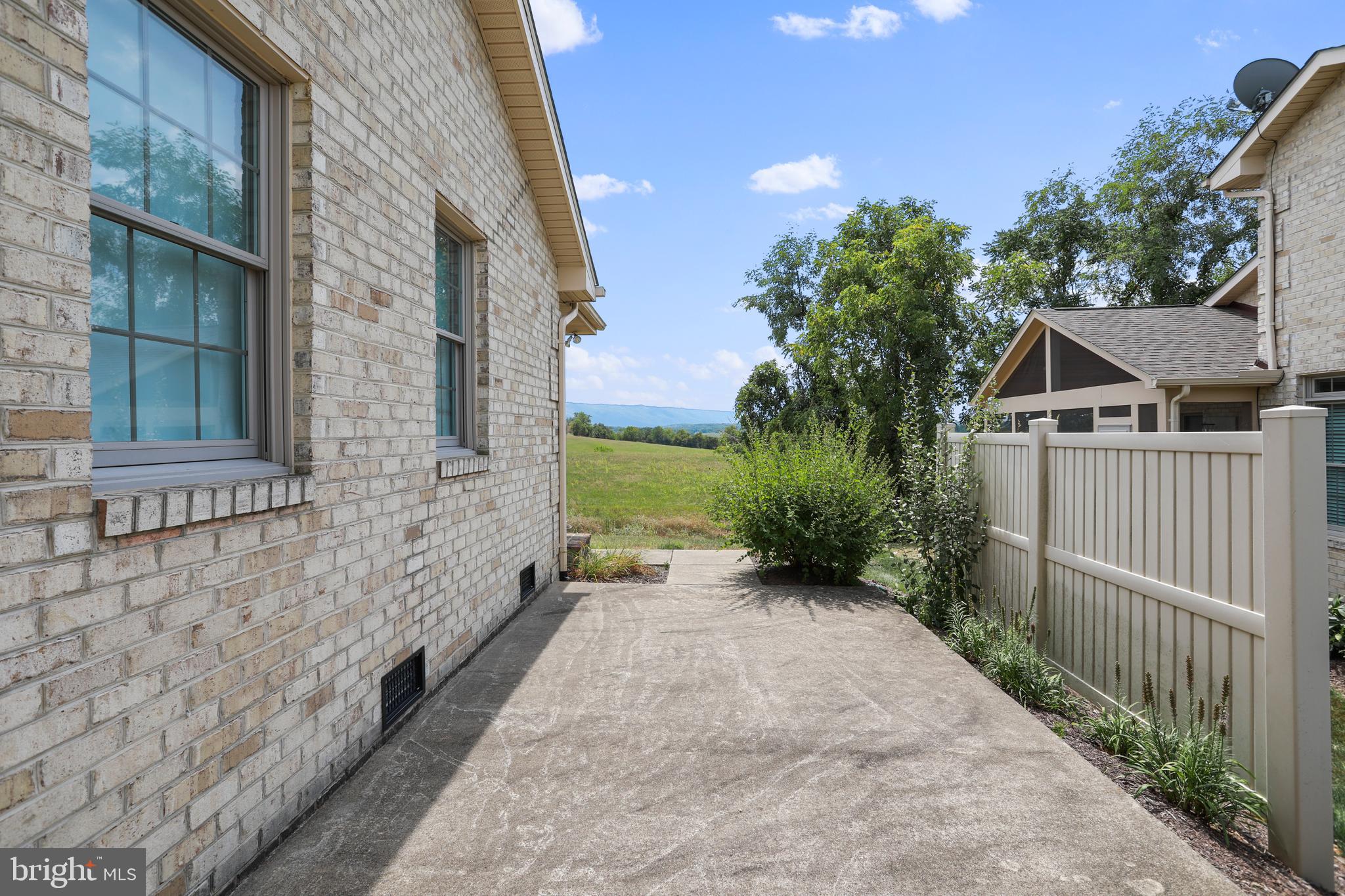 175 Maynard Lane Strasburg, VA 22657 - Photo 23 of 25 Patio