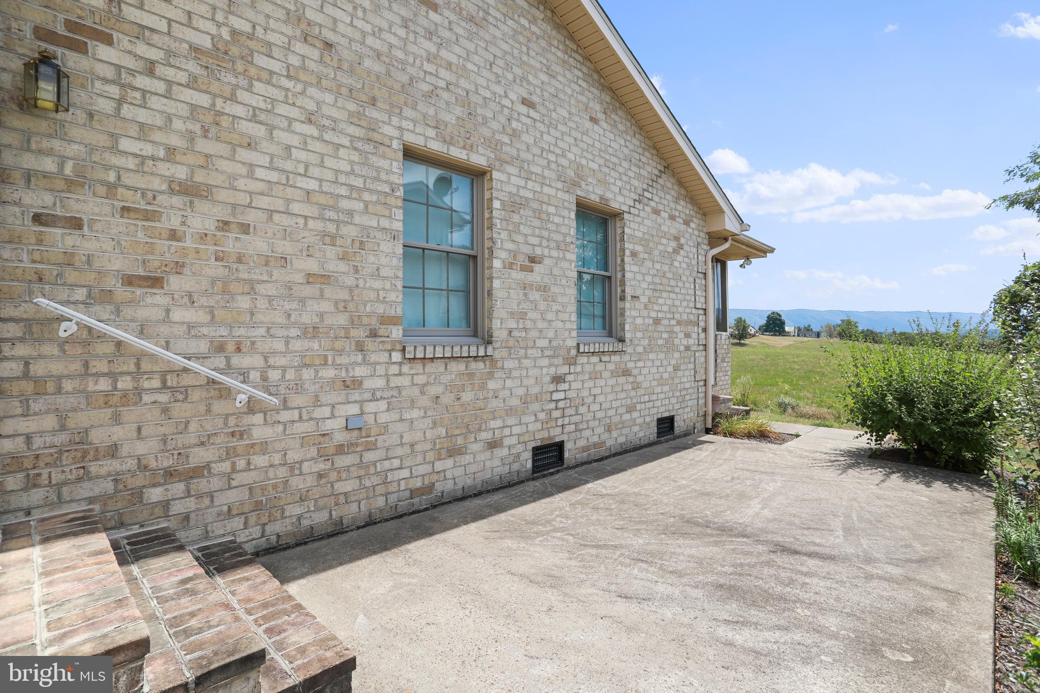175 Maynard Lane Strasburg, VA 22657 - Photo 24 of 25 Patio