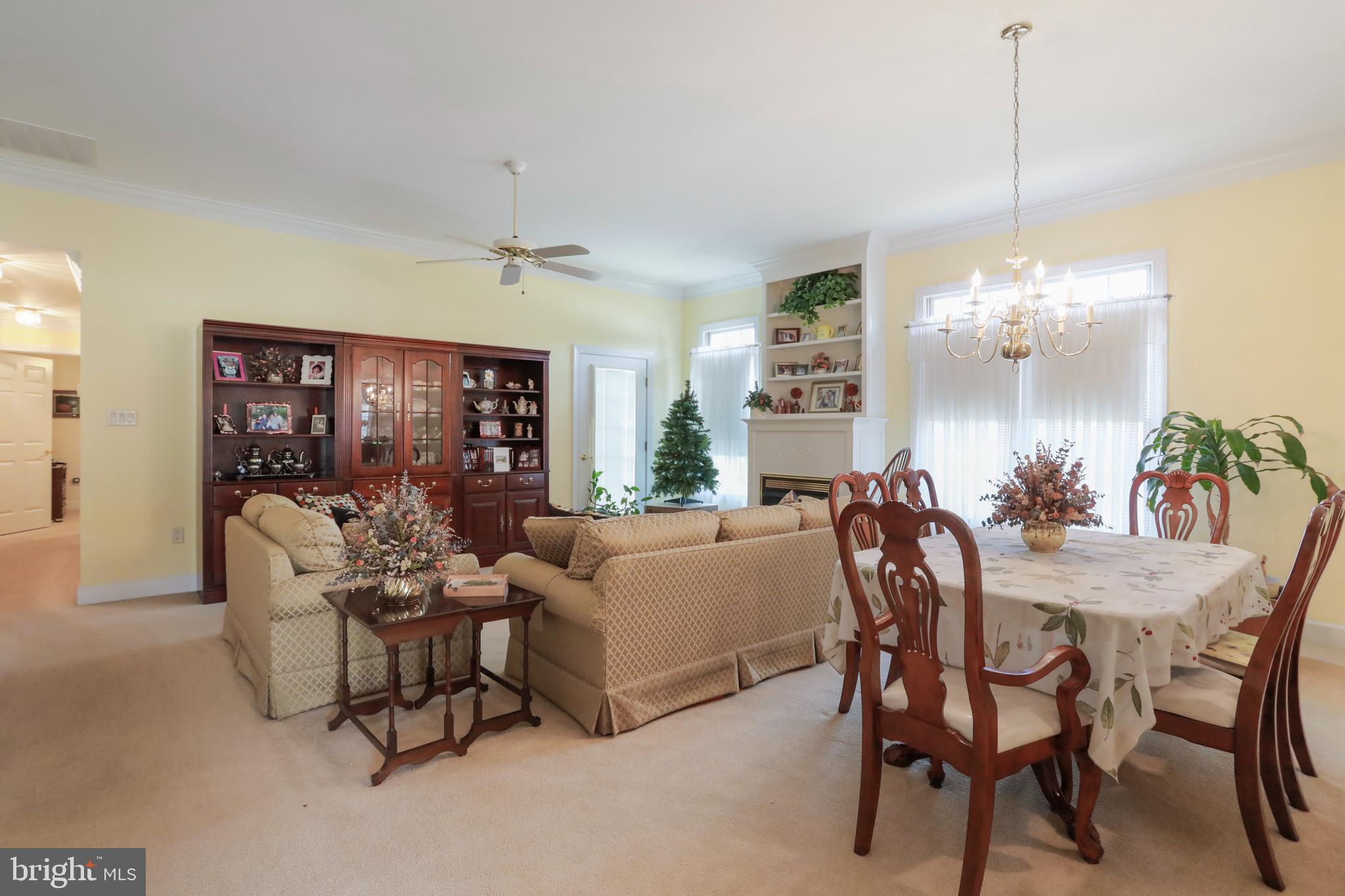 175 Maynard Lane Strasburg, VA 22657 - Photo 7 of 25 Living Room/Dining Area
