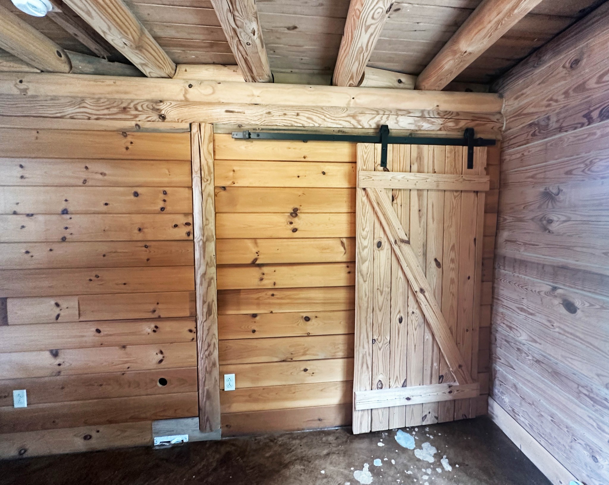 3172 Highway 76 Portland, TN 37148 - Photo 21 of 49 a view of walk in closet