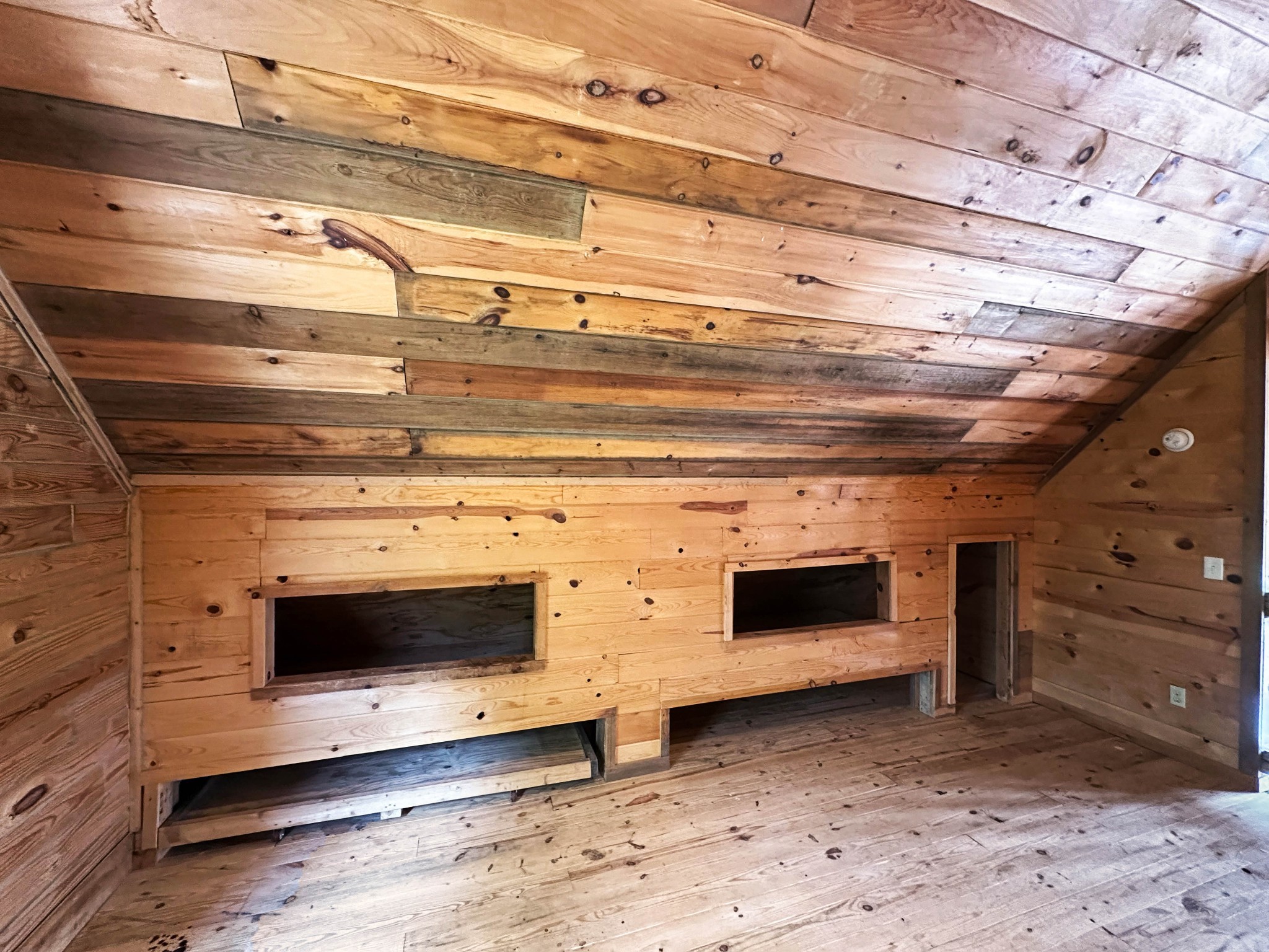 3172 Highway 76 Portland, TN 37148 - Photo 32 of 49 a view of an empty room with a cabinet and mirrors