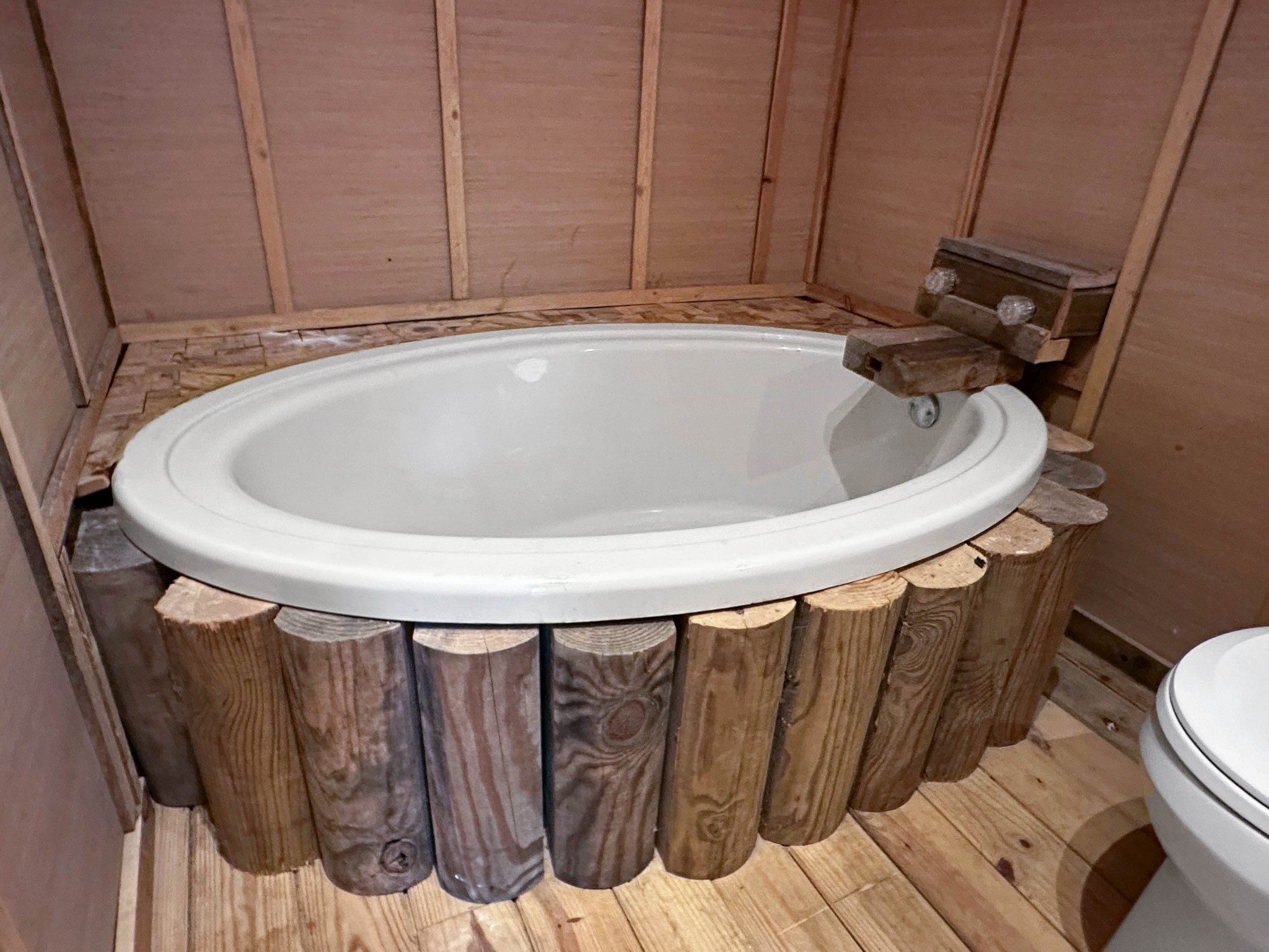 3172 Highway 76 Portland, TN 37148 - Photo 35 of 49 a bath tub sitting in a bathroom