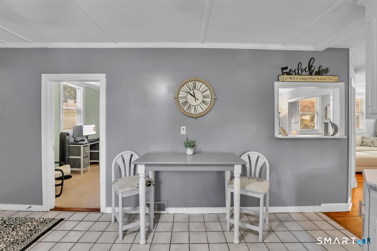 4 Crown Street Middletown, CT 06457 - Photo 12 of 29