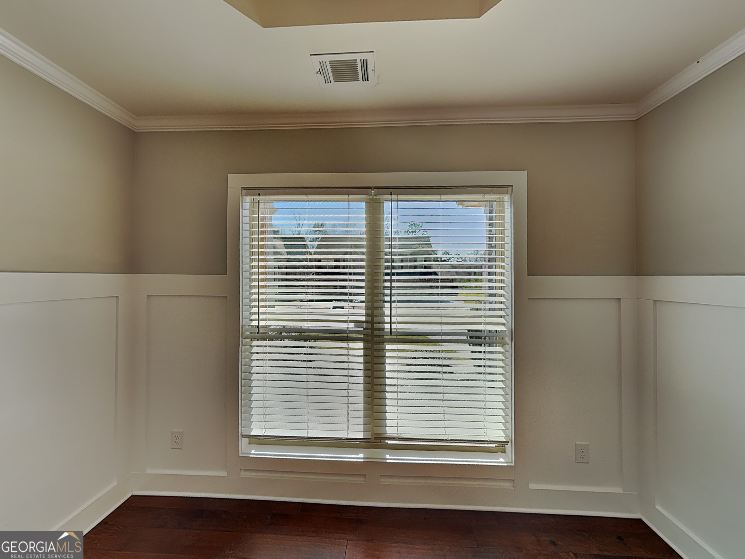 1720 Cobblefield Circle Dacula, GA 30019 - Photo 5 of 23 a view of a window in a room