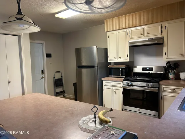 $1,000 | 1015 Hashim Drive, Opelousas, LA 70570