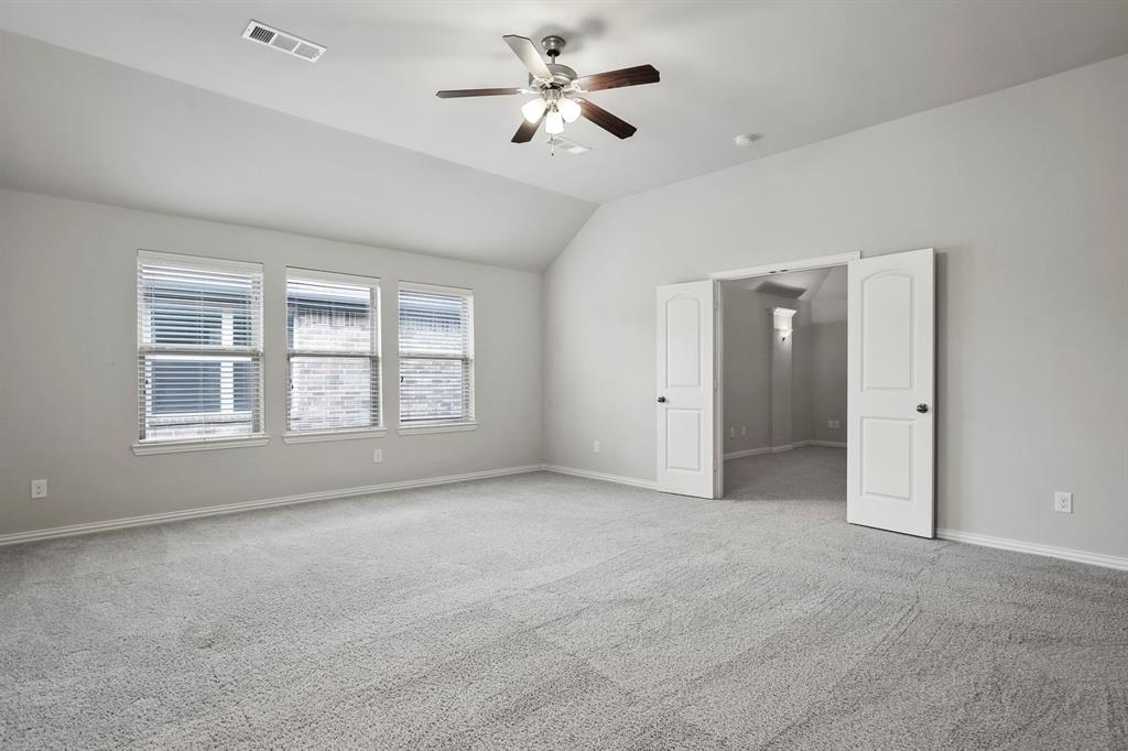 4333 Falcon Lane Carrollton, TX 75010 - Photo 25 of 35 a view of an empty room with a window