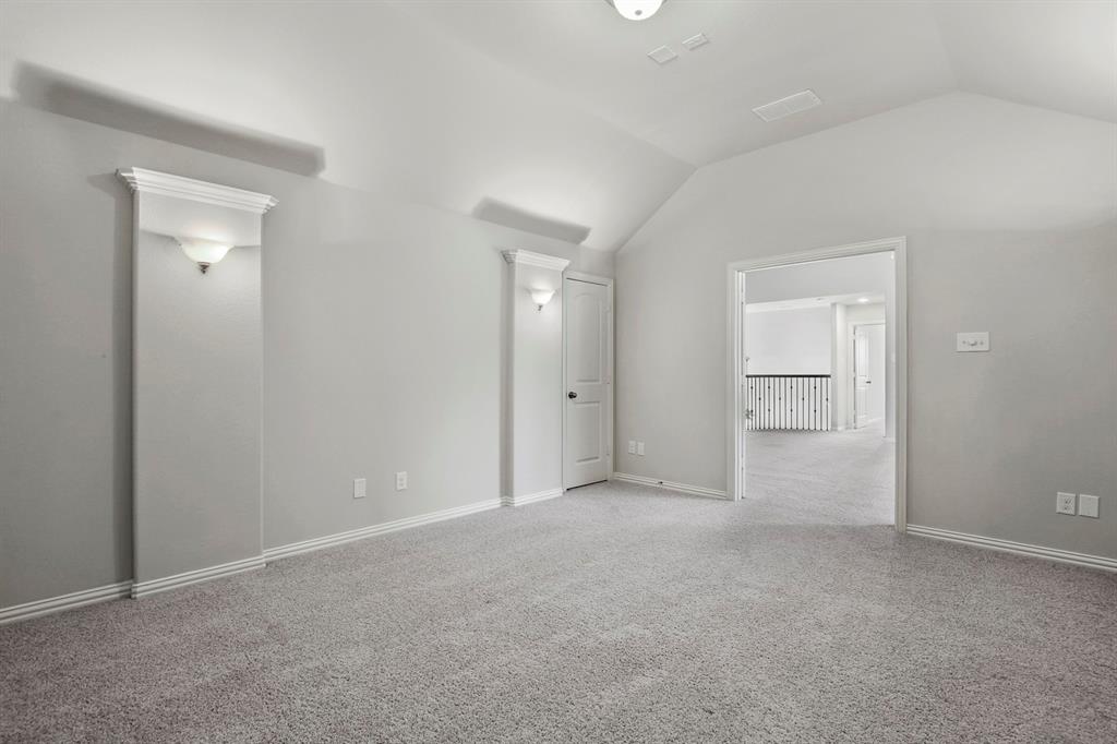 4333 Falcon Lane Carrollton, TX 75010 - Photo 27 of 35 a view of an empty room and closet area